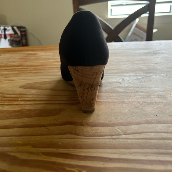 Slightly used wedge black fabric sandals - Picture 2 of 7